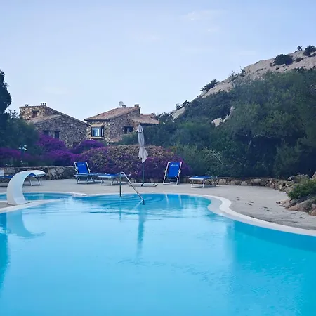 Vista Smeralda Apartament *